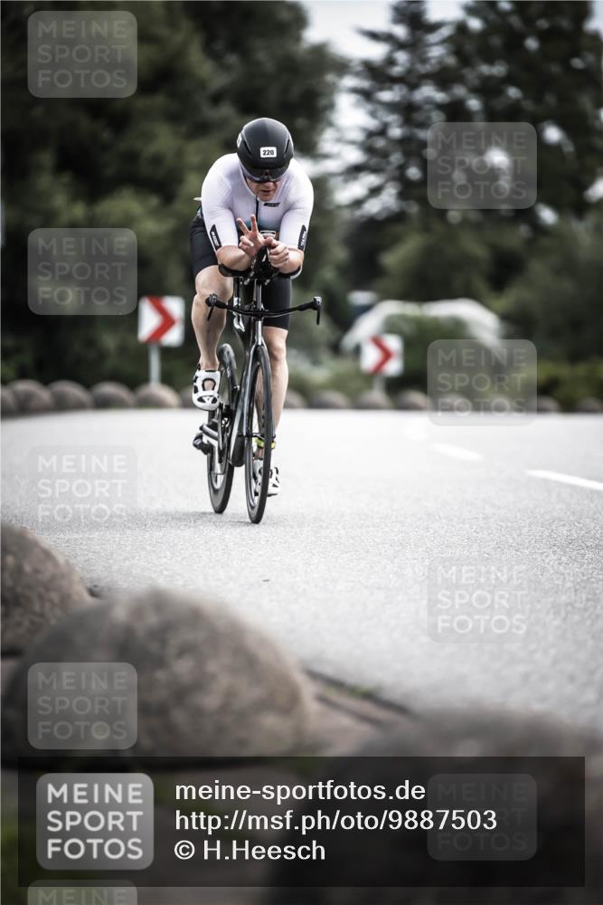 21.06.2026 - 29. Vierlanden-Triathlon H.Heesch http://msf.ph/oto/9887503 21.06.2026 10:44:08 Radfahren 50, 109, 135, 220, 245, 357, 359 meine-sportfotos.de