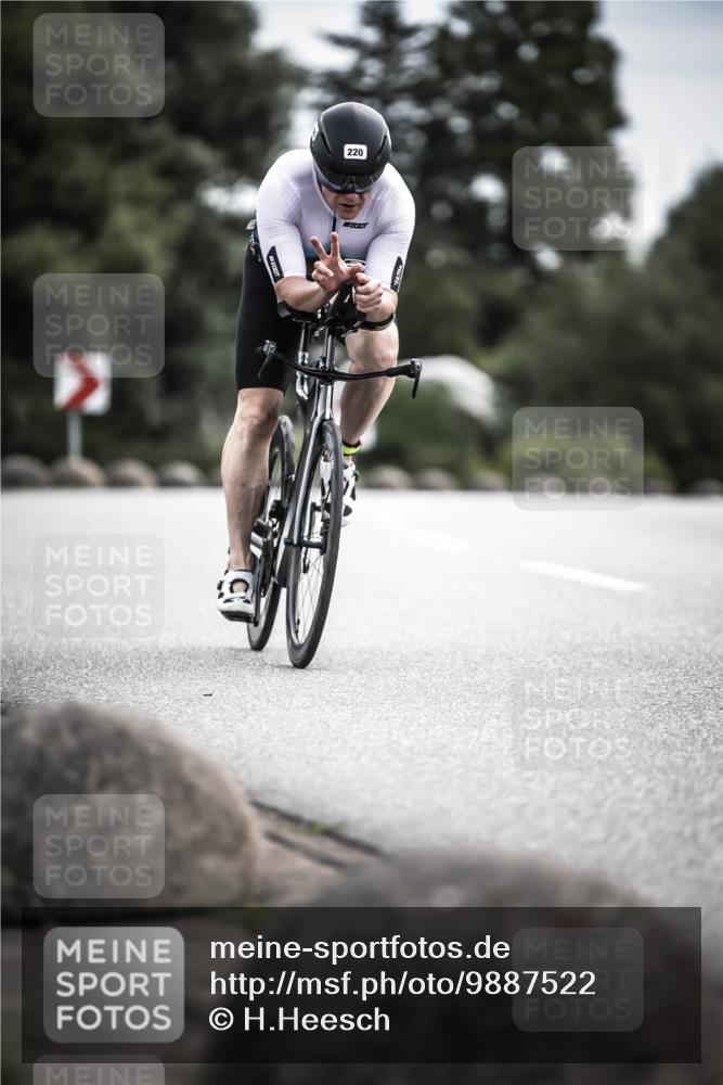 21.06.2026 - 29. Vierlanden-Triathlon H.Heesch http://msf.ph/oto/9887522 21.06.2026 10:44:08 Radfahren 50, 109, 135, 220, 245, 357, 359 meine-sportfotos.de
