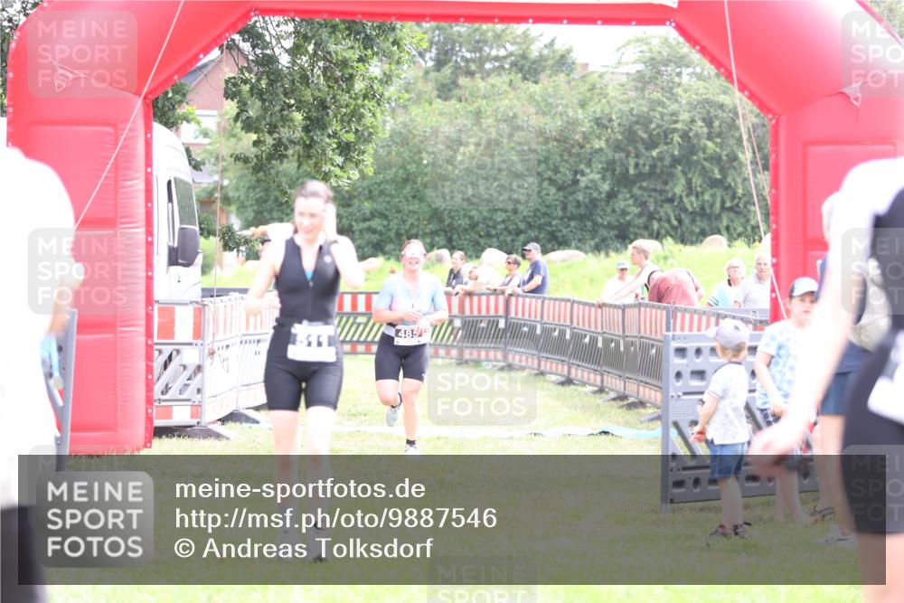 21.06.2026 - 29. Vierlanden-Triathlon Andreas Tolksdorf http://msf.ph/oto/9887546 21.06.2026 11:35:38 Ziel 485, 511, 485, 511 meine-sportfotos.de