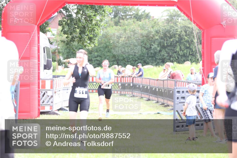 21.06.2026 - 29. Vierlanden-Triathlon Andreas Tolksdorf http://msf.ph/oto/9887552 21.06.2026 11:35:38 Ziel 485, 511, 485, 511 meine-sportfotos.de