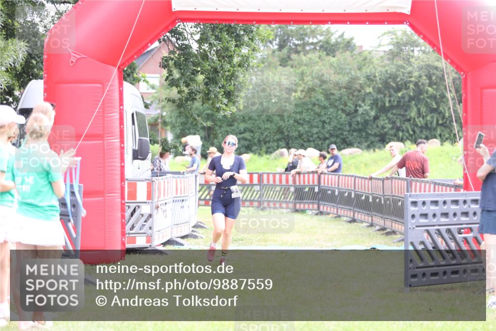 21.06.2026 - 29. Vierlanden-Triathlon Andreas Tolksdorf http://msf.ph/oto/9887559 21.06.2026 11:35:58 Ziel 517, 517 meine-sportfotos.de