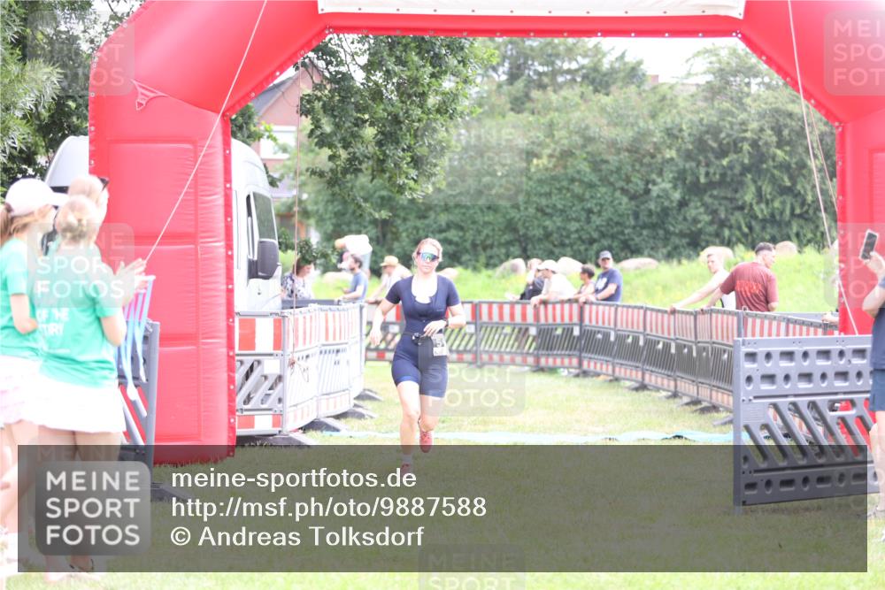 21.06.2026 - 29. Vierlanden-Triathlon Andreas Tolksdorf http://msf.ph/oto/9887588 21.06.2026 11:35:58 Ziel 517, 517 meine-sportfotos.de