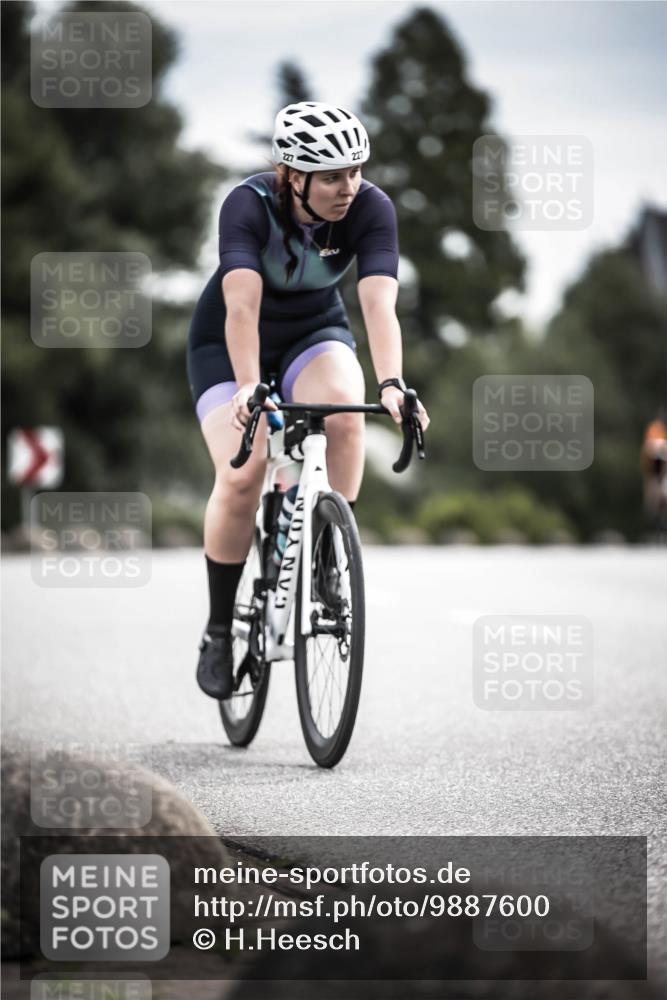 21.06.2026 - 29. Vierlanden-Triathlon H.Heesch http://msf.ph/oto/9887600 21.06.2026 10:44:33 Radfahren 173, 227, 399 meine-sportfotos.de