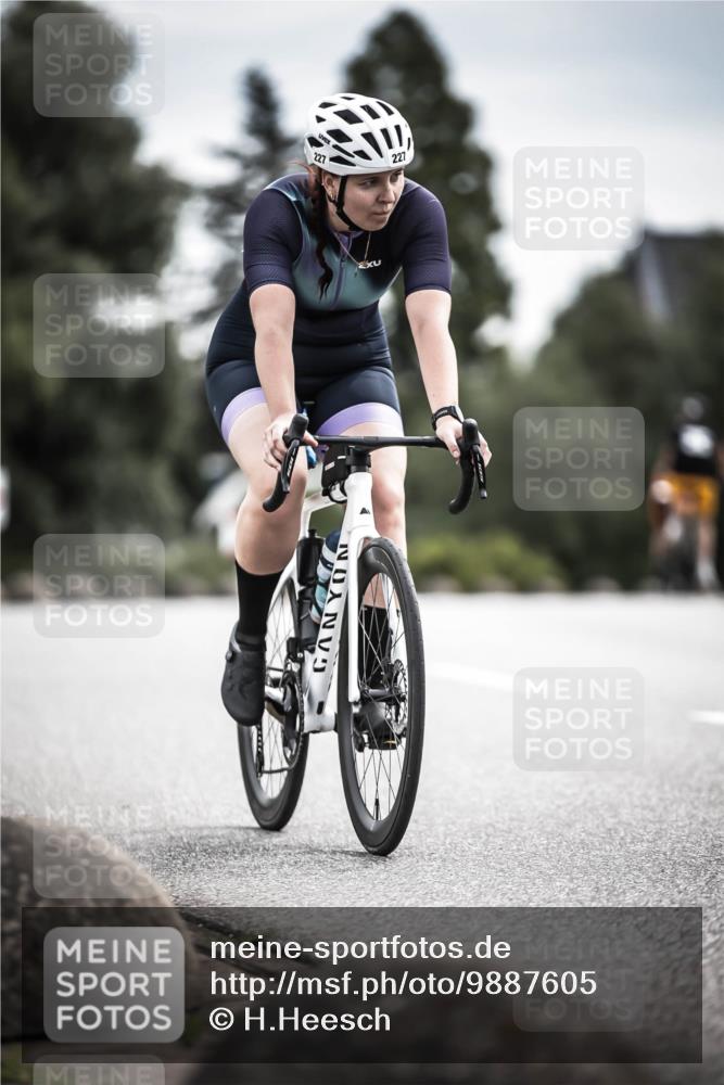 21.06.2026 - 29. Vierlanden-Triathlon H.Heesch http://msf.ph/oto/9887605 21.06.2026 10:44:33 Radfahren 173, 227, 399 meine-sportfotos.de