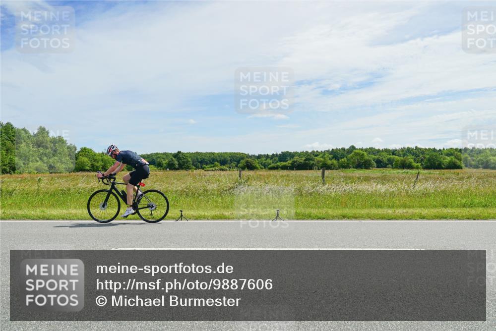 21.06.2026 - Viking Triathlon Michael Burmester http://msf.ph/oto/9887606 21.06.2026 12:01:04 Radfahren 30, 43, 82, 155, 170, 260, 260, 317, 323, 343, 366, 391, 548, 554, 555 meine-sportfotos.de
