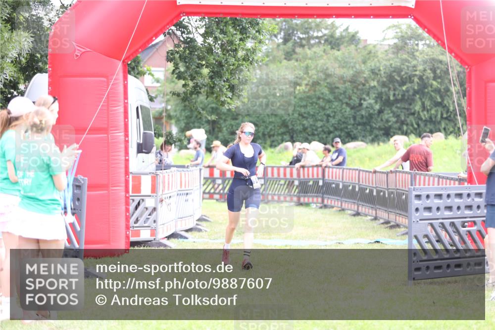 21.06.2026 - 29. Vierlanden-Triathlon Andreas Tolksdorf http://msf.ph/oto/9887607 21.06.2026 11:35:58 Ziel 517, 517 meine-sportfotos.de