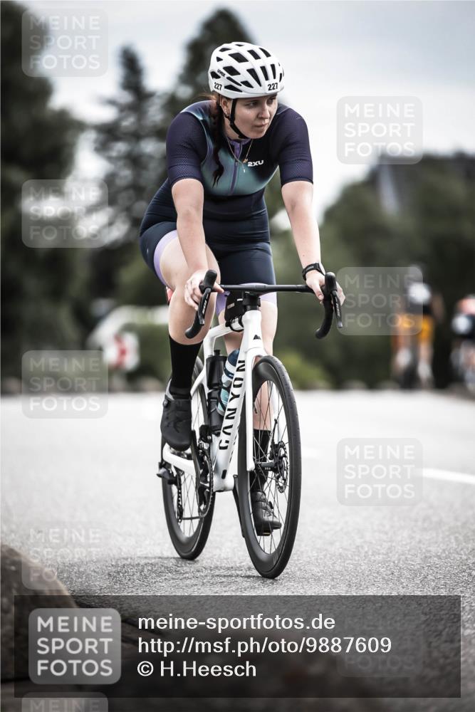 21.06.2026 - 29. Vierlanden-Triathlon H.Heesch http://msf.ph/oto/9887609 21.06.2026 10:44:34 Radfahren 173, 227 meine-sportfotos.de