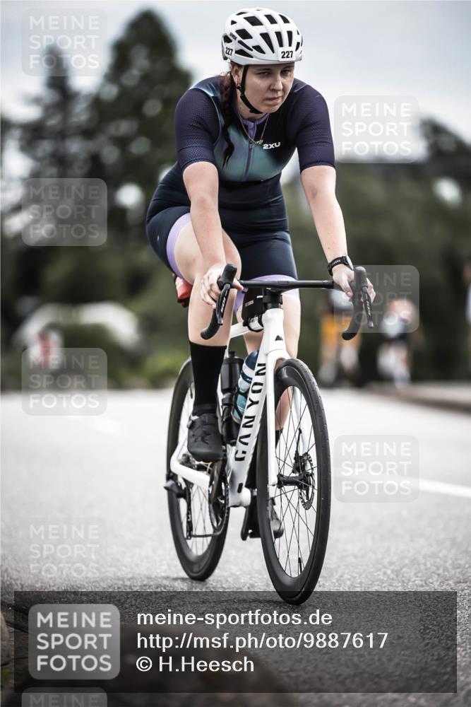 21.06.2026 - 29. Vierlanden-Triathlon H.Heesch http://msf.ph/oto/9887617 21.06.2026 10:44:34 Radfahren 173, 227 meine-sportfotos.de