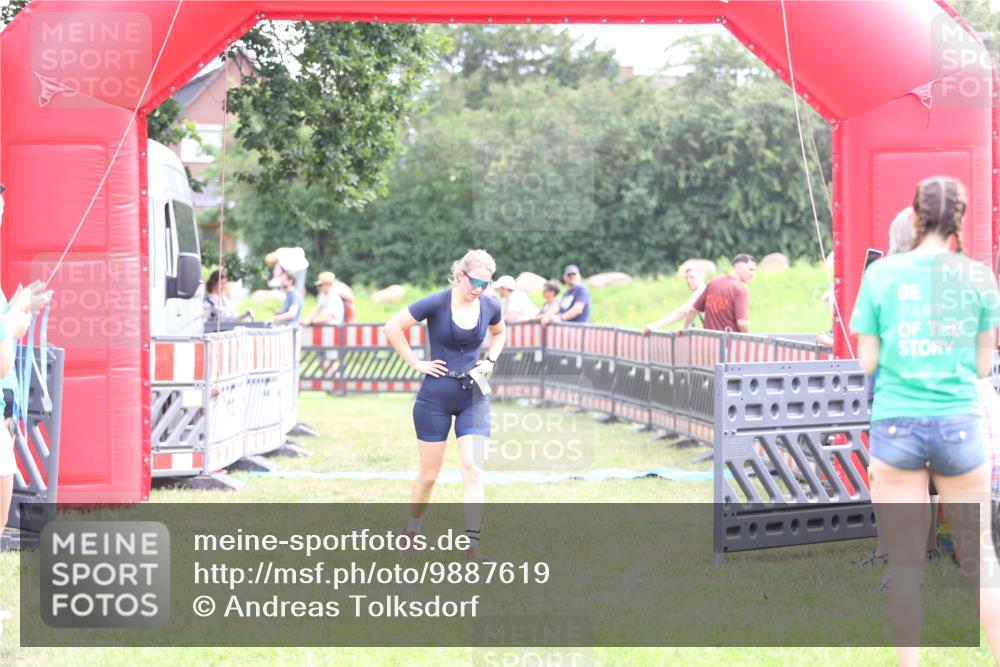 21.06.2026 - 29. Vierlanden-Triathlon Andreas Tolksdorf http://msf.ph/oto/9887619 21.06.2026 11:35:59 Ziel 517, 517 meine-sportfotos.de