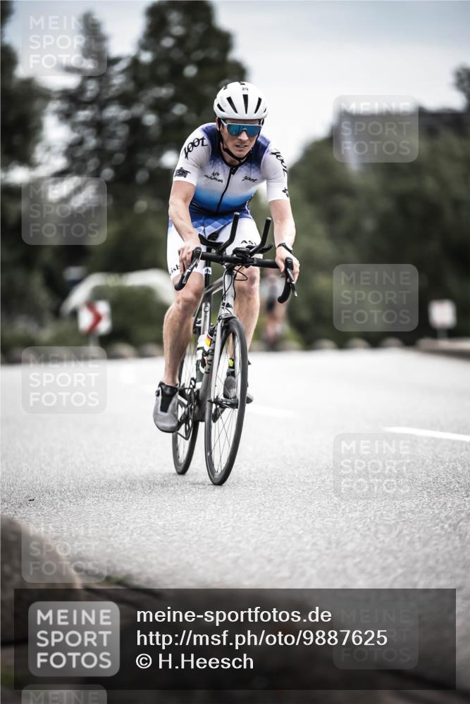 21.06.2026 - 29. Vierlanden-Triathlon H.Heesch http://msf.ph/oto/9887625 21.06.2026 10:44:43 Radfahren 25, 34, 59, 121, 191, 248, 261, 452, 474 meine-sportfotos.de