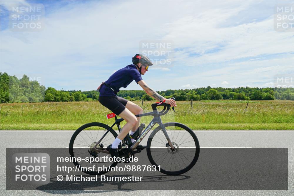 21.06.2026 - Viking Triathlon Michael Burmester http://msf.ph/oto/9887631 21.06.2026 12:01:22 Radfahren 390, 472, 548, 555, 646 meine-sportfotos.de
