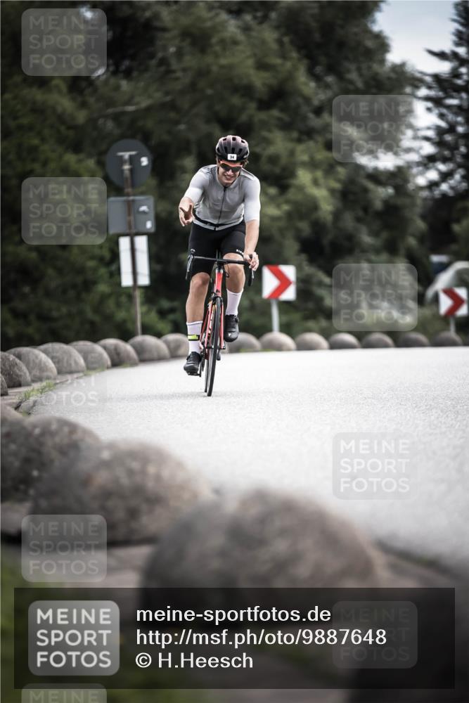 21.06.2026 - 29. Vierlanden-Triathlon H.Heesch http://msf.ph/oto/9887648 21.06.2026 10:44:49 Radfahren 34, 59, 121, 191, 261, 419, 452, 474 meine-sportfotos.de