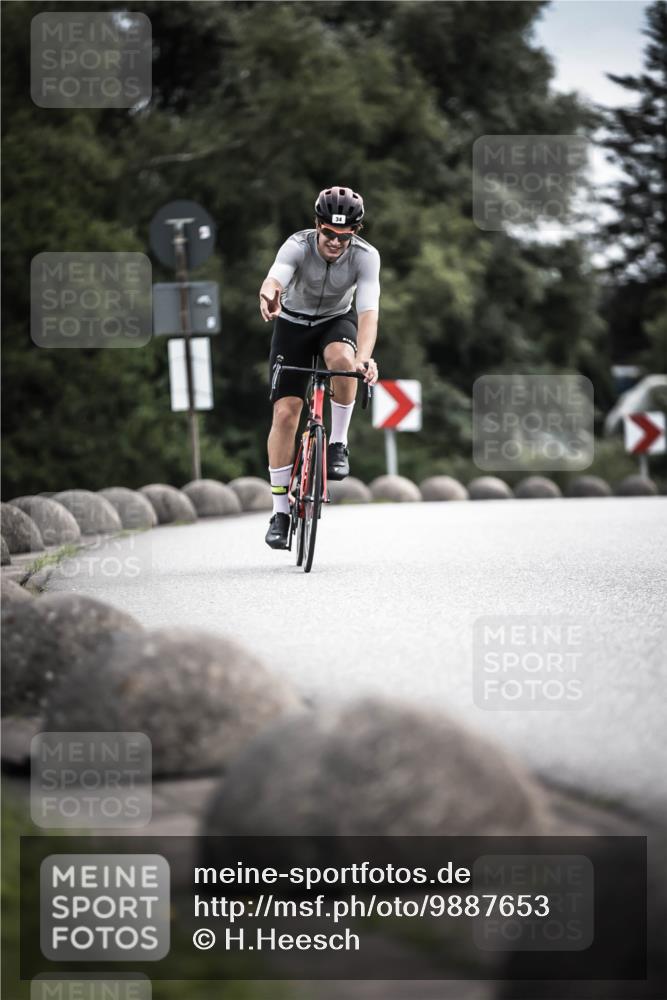 21.06.2026 - 29. Vierlanden-Triathlon H.Heesch http://msf.ph/oto/9887653 21.06.2026 10:44:49 Radfahren 34, 59, 121, 191, 261, 419, 452, 474 meine-sportfotos.de