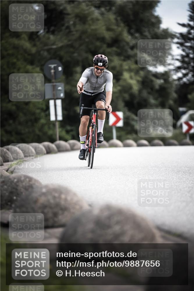 21.06.2026 - 29. Vierlanden-Triathlon H.Heesch http://msf.ph/oto/9887656 21.06.2026 10:44:49 Radfahren 34, 59, 121, 191, 261, 419, 452, 474 meine-sportfotos.de