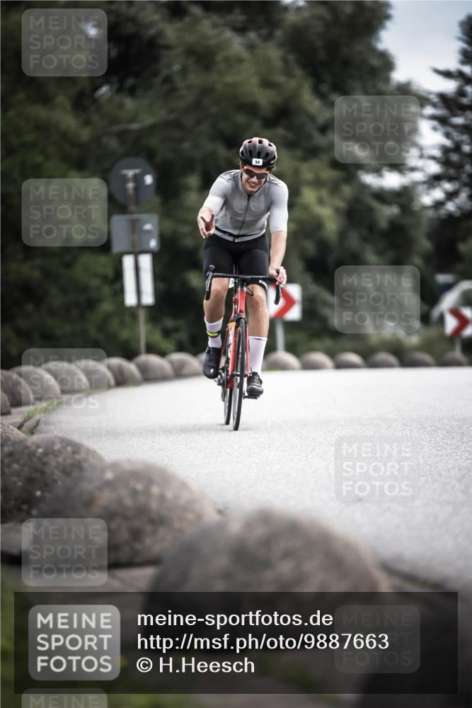 21.06.2026 - 29. Vierlanden-Triathlon H.Heesch http://msf.ph/oto/9887663 21.06.2026 10:44:50 Radfahren 34, 59, 191, 419, 452, 474 meine-sportfotos.de