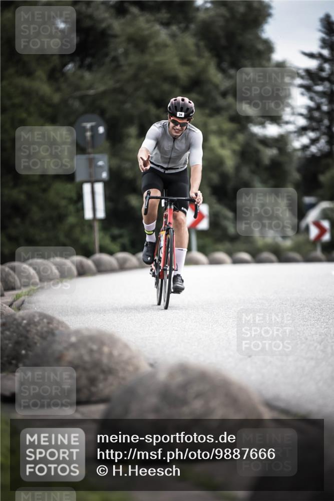 21.06.2026 - 29. Vierlanden-Triathlon H.Heesch http://msf.ph/oto/9887666 21.06.2026 10:44:50 Radfahren 34, 59, 191, 419, 452, 474 meine-sportfotos.de