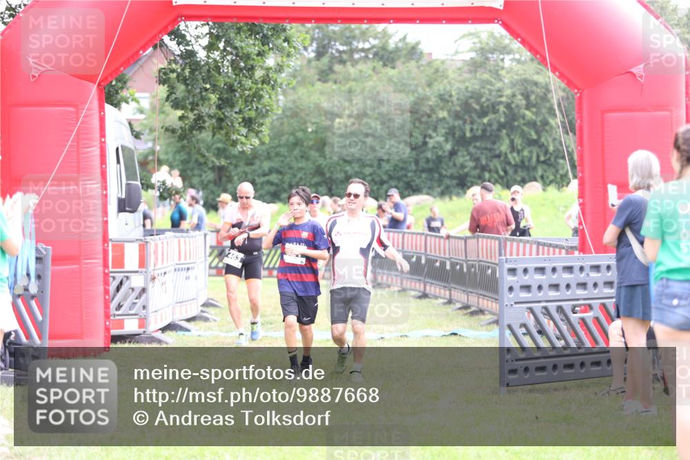 21.06.2026 - 29. Vierlanden-Triathlon Andreas Tolksdorf http://msf.ph/oto/9887668 21.06.2026 11:36:31 Ziel 461, 463, 601, 621, 461, 463, 601, 621 meine-sportfotos.de