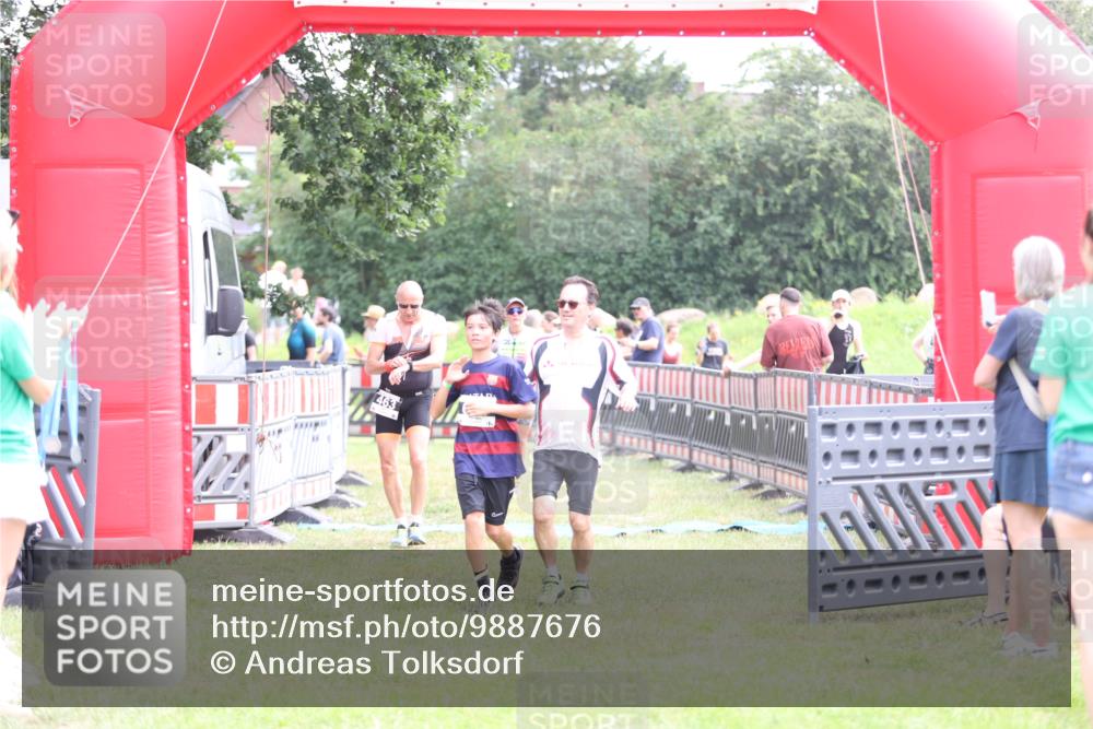 21.06.2026 - 29. Vierlanden-Triathlon Andreas Tolksdorf http://msf.ph/oto/9887676 21.06.2026 11:36:31 Ziel 461, 463, 601, 621, 461, 463, 601, 621 meine-sportfotos.de