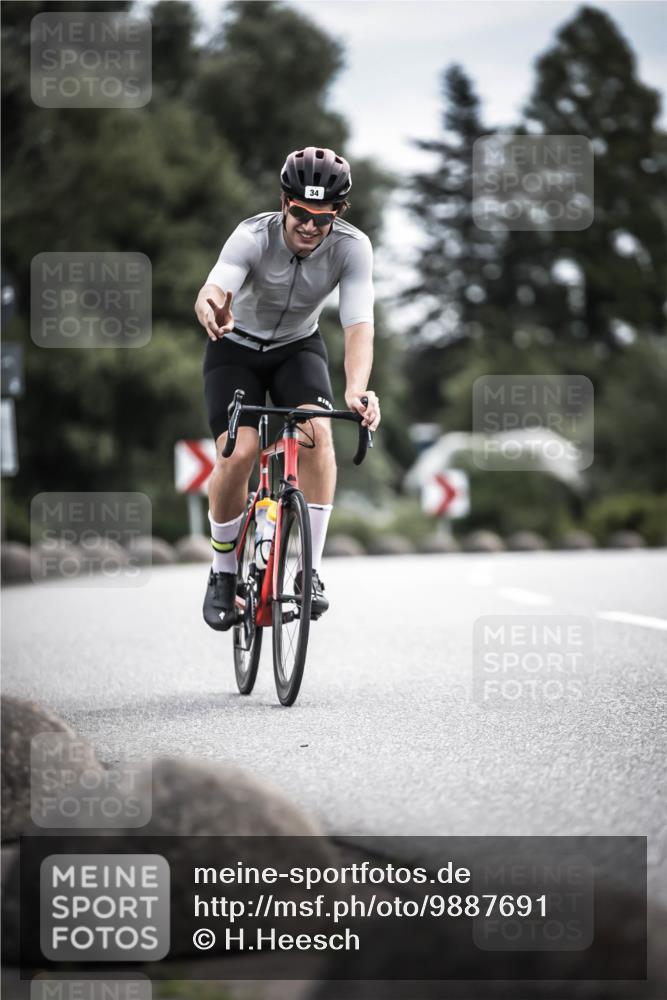 21.06.2026 - 29. Vierlanden-Triathlon H.Heesch http://msf.ph/oto/9887691 21.06.2026 10:44:50 Radfahren 34, 59, 191, 419, 452, 474 meine-sportfotos.de