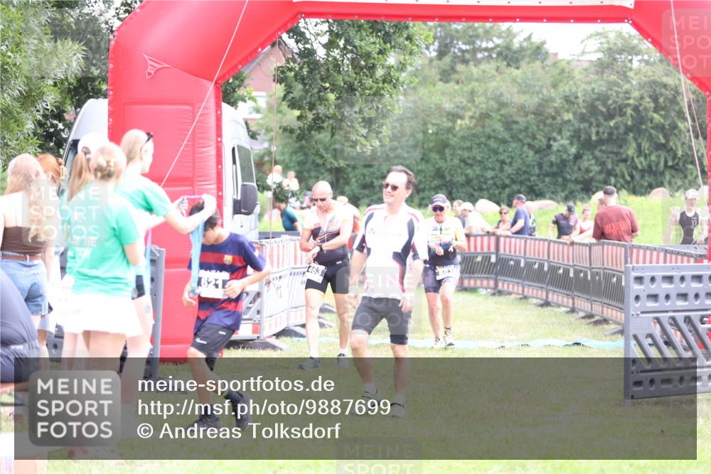 21.06.2026 - 29. Vierlanden-Triathlon Andreas Tolksdorf http://msf.ph/oto/9887699 21.06.2026 11:36:33 Ziel 461, 463, 601, 621, 461, 463, 601, 621 meine-sportfotos.de