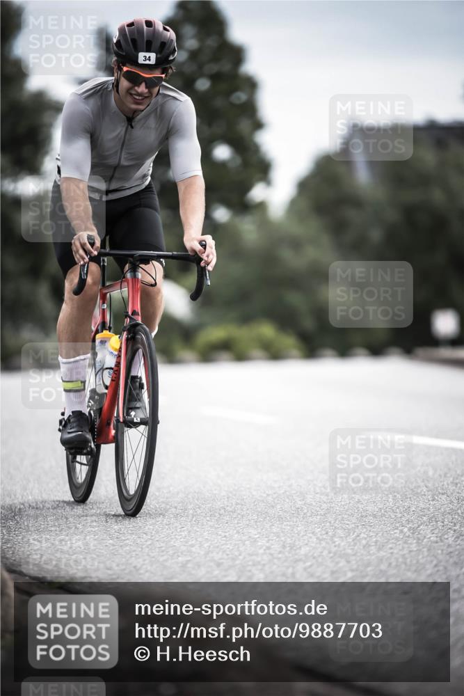21.06.2026 - 29. Vierlanden-Triathlon H.Heesch http://msf.ph/oto/9887703 21.06.2026 10:44:51 Radfahren 34, 59, 191, 419, 452 meine-sportfotos.de