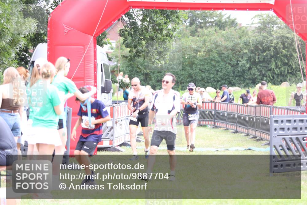 21.06.2026 - 29. Vierlanden-Triathlon Andreas Tolksdorf http://msf.ph/oto/9887704 21.06.2026 11:36:33 Ziel 461, 463, 601, 621, 461, 463, 601, 621 meine-sportfotos.de