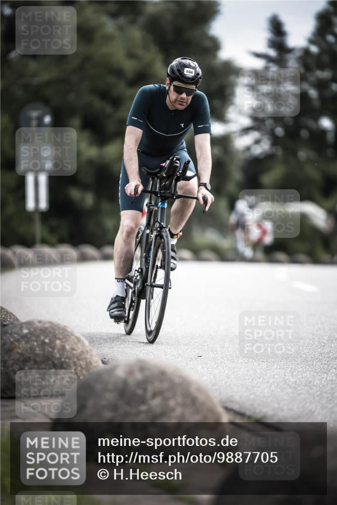 21.06.2026 - 29. Vierlanden-Triathlon H.Heesch http://msf.ph/oto/9887705 21.06.2026 10:45:06 Radfahren 88, 104, 257 meine-sportfotos.de