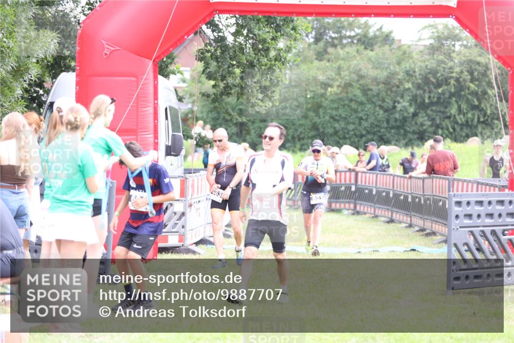 21.06.2026 - 29. Vierlanden-Triathlon Andreas Tolksdorf http://msf.ph/oto/9887707 21.06.2026 11:36:33 Ziel 461, 463, 601, 621, 461, 463, 601, 621 meine-sportfotos.de