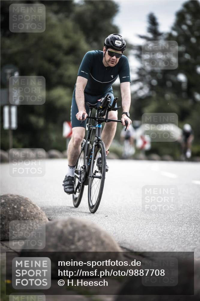 21.06.2026 - 29. Vierlanden-Triathlon H.Heesch http://msf.ph/oto/9887708 21.06.2026 10:45:06 Radfahren 88, 104, 257 meine-sportfotos.de