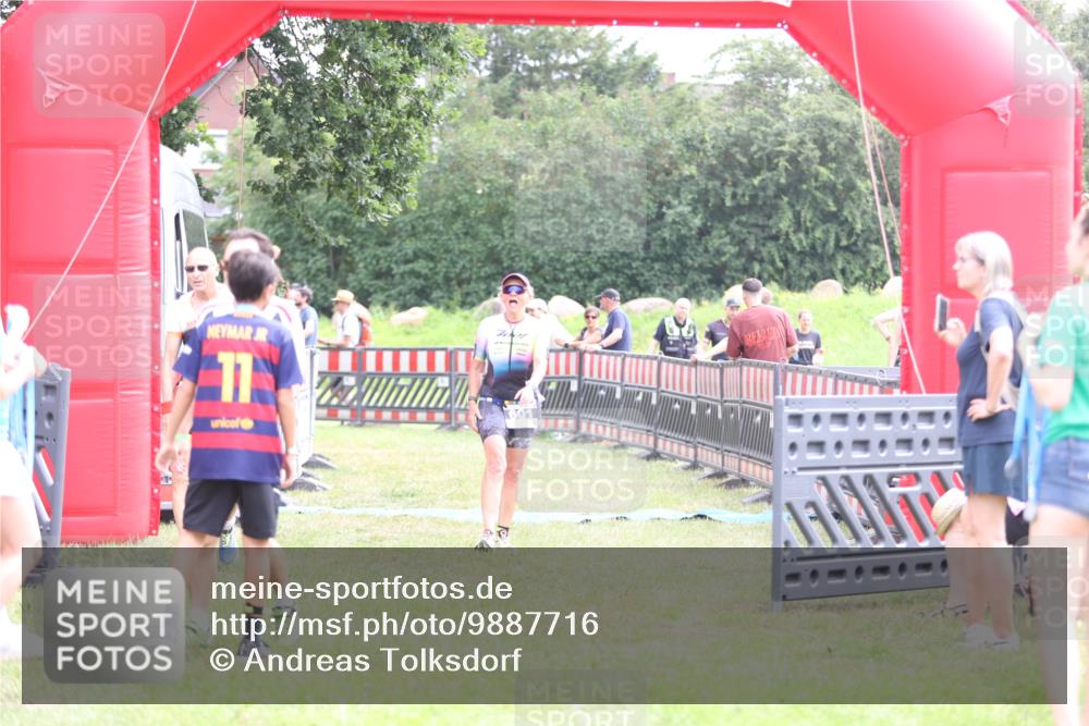 21.06.2026 - 29. Vierlanden-Triathlon Andreas Tolksdorf http://msf.ph/oto/9887716 21.06.2026 11:36:34 Ziel 461, 463, 601, 461, 463, 601 meine-sportfotos.de