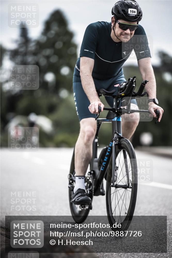 21.06.2026 - 29. Vierlanden-Triathlon H.Heesch http://msf.ph/oto/9887726 21.06.2026 10:45:06 Radfahren 88, 104, 257 meine-sportfotos.de