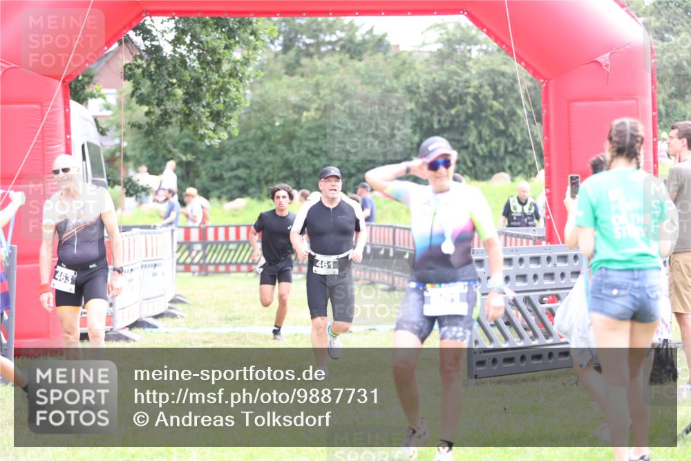 21.06.2026 - 29. Vierlanden-Triathlon Andreas Tolksdorf http://msf.ph/oto/9887731 21.06.2026 11:36:44 Ziel 461, 508, 461, 508 meine-sportfotos.de