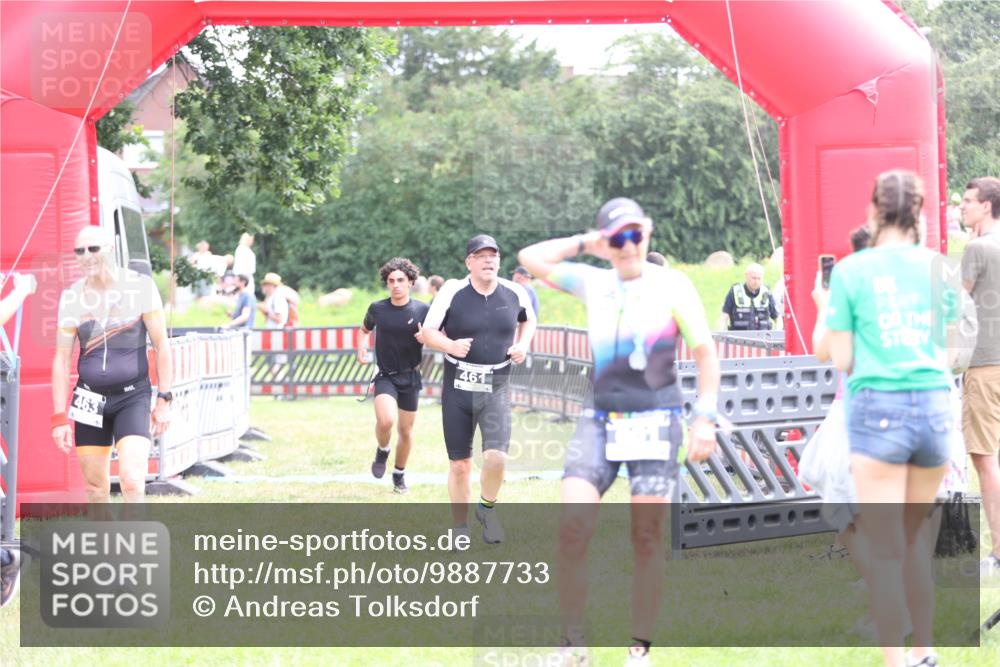 21.06.2026 - 29. Vierlanden-Triathlon Andreas Tolksdorf http://msf.ph/oto/9887733 21.06.2026 11:36:44 Ziel 461, 508, 461, 508 meine-sportfotos.de
