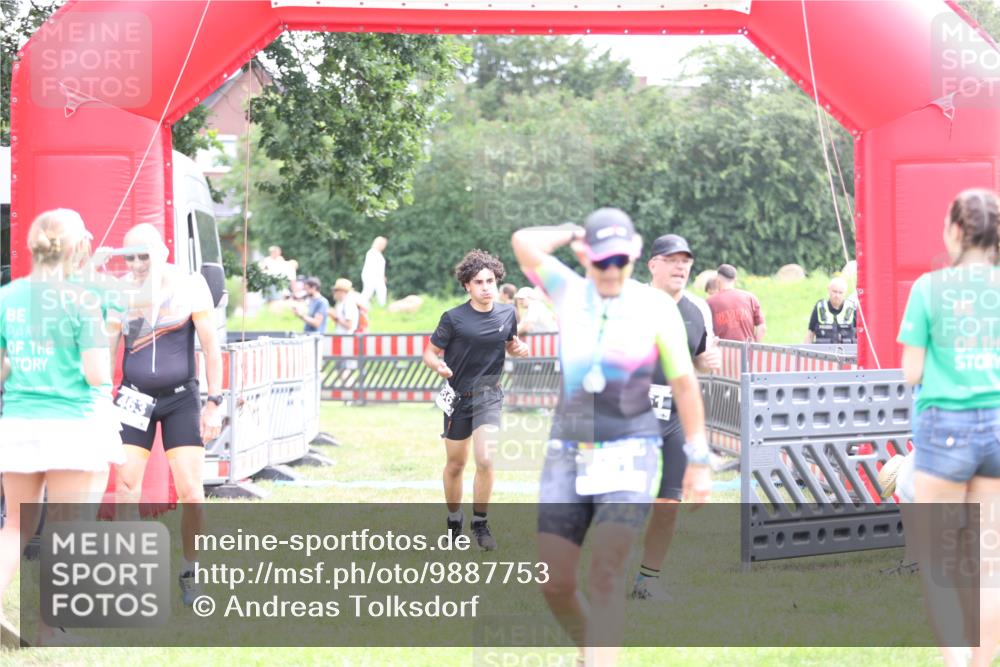 21.06.2026 - 29. Vierlanden-Triathlon Andreas Tolksdorf http://msf.ph/oto/9887753 21.06.2026 11:36:45 Ziel 400, 461, 508, 400, 461, 508 meine-sportfotos.de