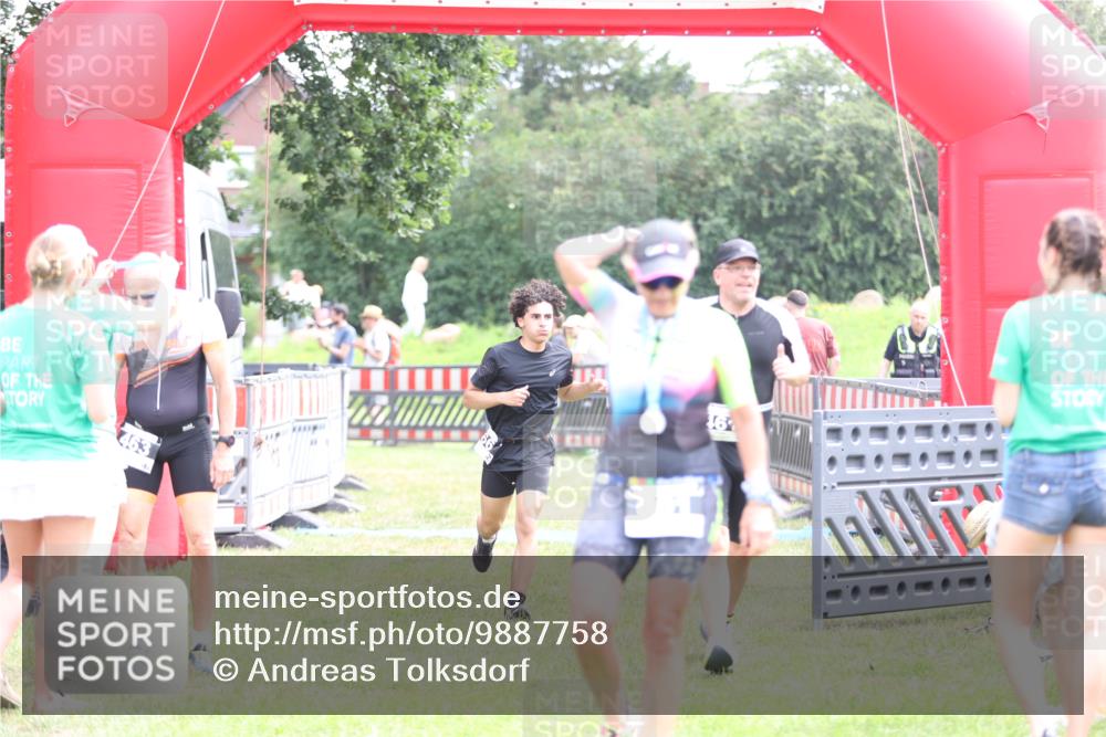 21.06.2026 - 29. Vierlanden-Triathlon Andreas Tolksdorf http://msf.ph/oto/9887758 21.06.2026 11:36:45 Ziel 400, 461, 508, 400, 461, 508 meine-sportfotos.de