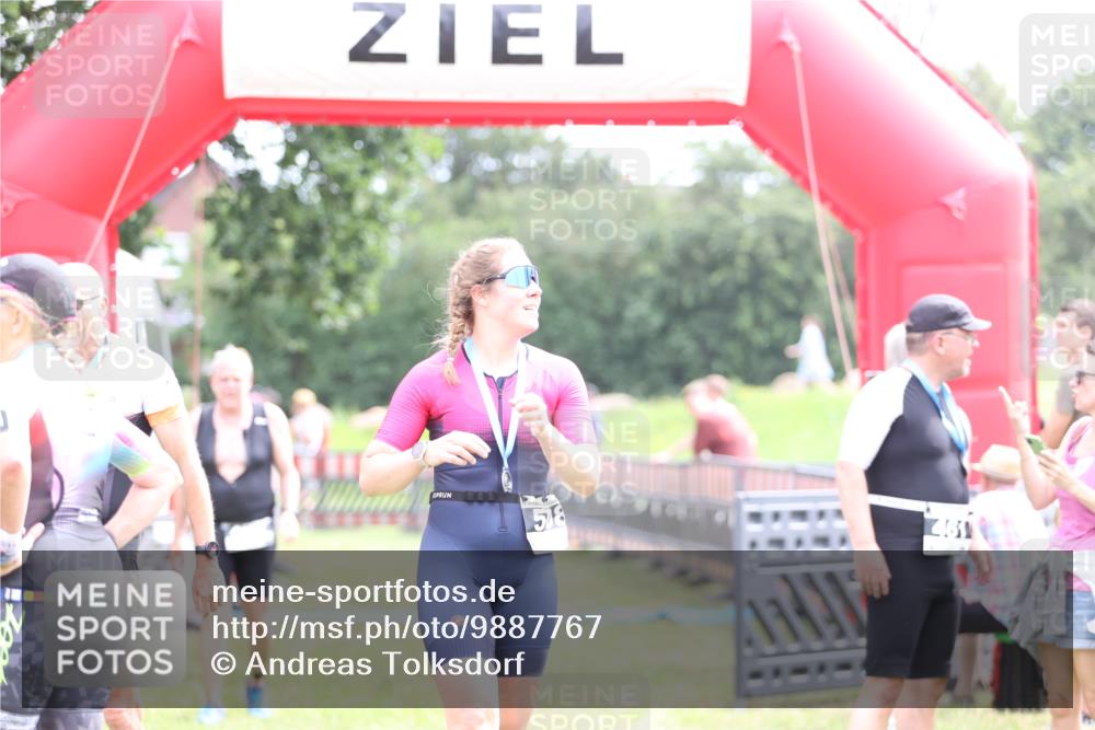 21.06.2026 - 29. Vierlanden-Triathlon Andreas Tolksdorf http://msf.ph/oto/9887767 21.06.2026 11:37:00 Ziel 400, 516, 518, 553, 400, 516, 518, 553 meine-sportfotos.de