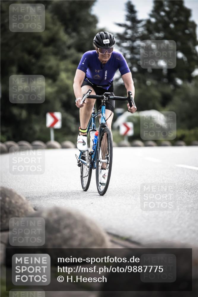 21.06.2026 - 29. Vierlanden-Triathlon H.Heesch http://msf.ph/oto/9887775 21.06.2026 10:45:16 Radfahren 37, 81, 88, 257, 271, 428 meine-sportfotos.de