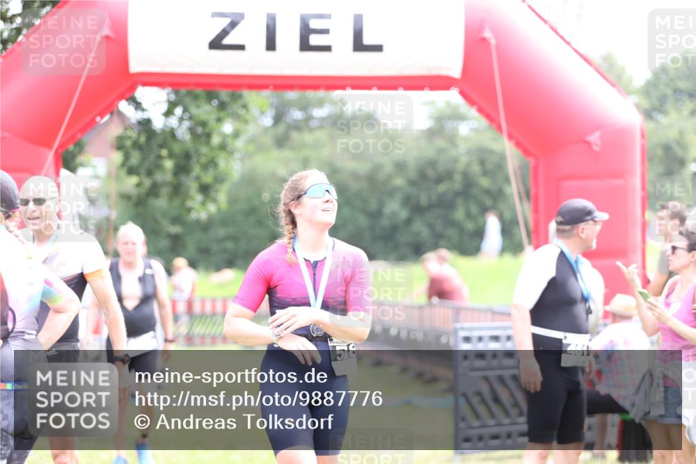 21.06.2026 - 29. Vierlanden-Triathlon Andreas Tolksdorf http://msf.ph/oto/9887776 21.06.2026 11:37:00 Ziel 400, 516, 518, 553, 400, 516, 518, 553 meine-sportfotos.de