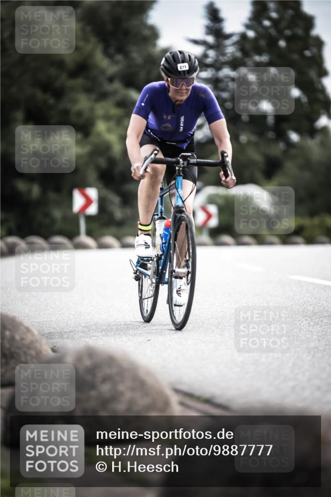 21.06.2026 - 29. Vierlanden-Triathlon H.Heesch http://msf.ph/oto/9887777 21.06.2026 10:45:16 Radfahren 37, 81, 88, 257, 271, 428 meine-sportfotos.de