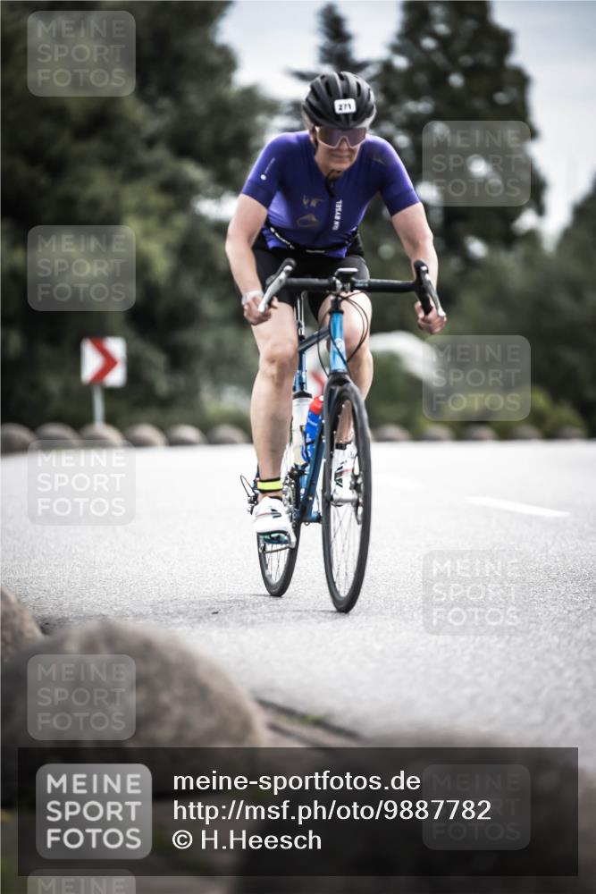 21.06.2026 - 29. Vierlanden-Triathlon H.Heesch http://msf.ph/oto/9887782 21.06.2026 10:45:16 Radfahren 37, 81, 88, 257, 271, 428 meine-sportfotos.de