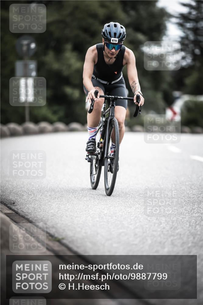 21.06.2026 - 29. Vierlanden-Triathlon H.Heesch http://msf.ph/oto/9887799 21.06.2026 12:11:35 Radfahren 230, 846, 859, 870, 881 meine-sportfotos.de