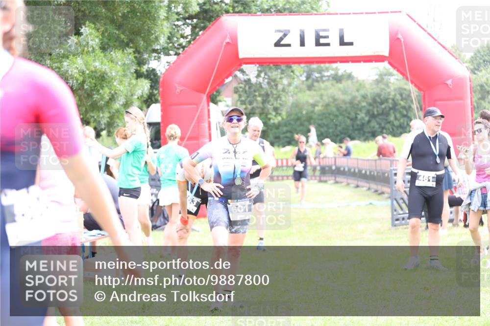 21.06.2026 - 29. Vierlanden-Triathlon Andreas Tolksdorf http://msf.ph/oto/9887800 21.06.2026 11:37:04 Ziel 516, 518, 553, 516, 518, 553 meine-sportfotos.de