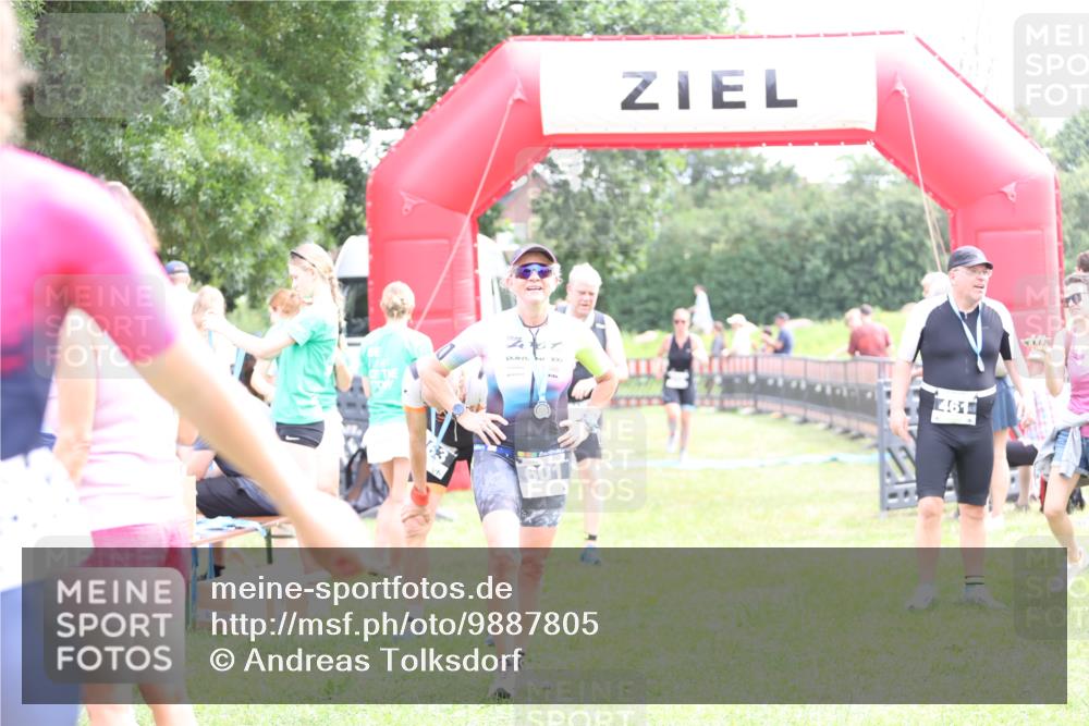 21.06.2026 - 29. Vierlanden-Triathlon Andreas Tolksdorf http://msf.ph/oto/9887805 21.06.2026 11:37:04 Ziel 516, 518, 553, 516, 518, 553 meine-sportfotos.de