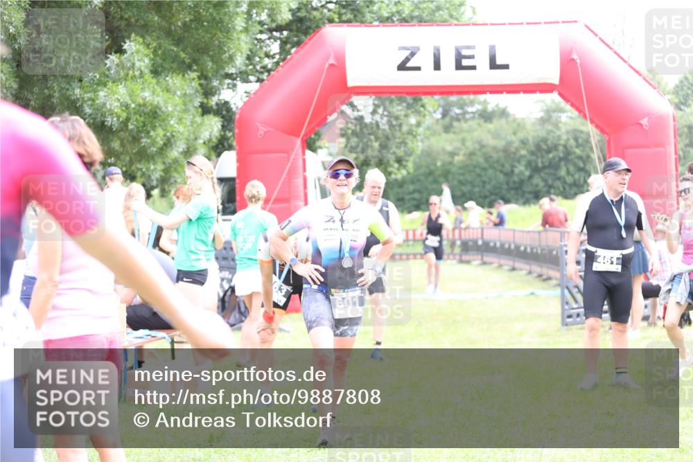 21.06.2026 - 29. Vierlanden-Triathlon Andreas Tolksdorf http://msf.ph/oto/9887808 21.06.2026 11:37:04 Ziel 516, 518, 553, 516, 518, 553 meine-sportfotos.de