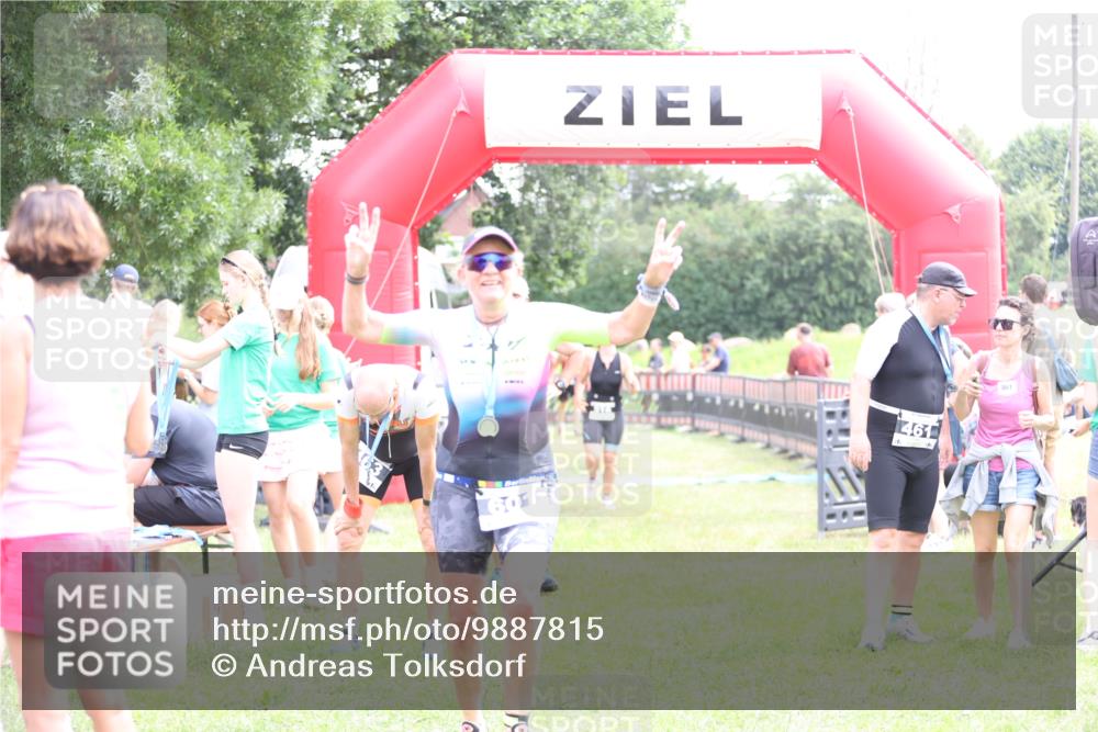 21.06.2026 - 29. Vierlanden-Triathlon Andreas Tolksdorf http://msf.ph/oto/9887815 21.06.2026 11:37:06 Ziel 516, 518, 553, 516, 518, 553 meine-sportfotos.de