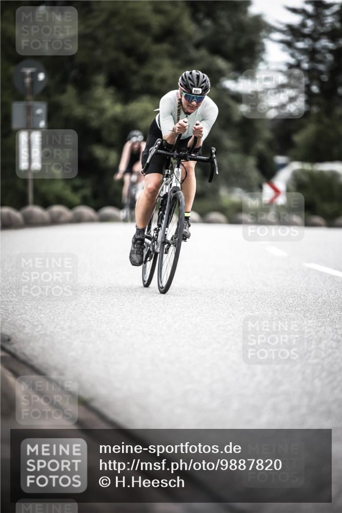 21.06.2026 - 29. Vierlanden-Triathlon H.Heesch http://msf.ph/oto/9887820 21.06.2026 12:11:39 Radfahren 870, 881, 885 meine-sportfotos.de