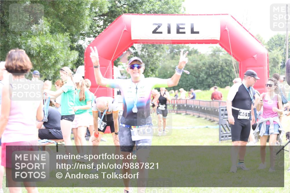 21.06.2026 - 29. Vierlanden-Triathlon Andreas Tolksdorf http://msf.ph/oto/9887821 21.06.2026 11:37:06 Ziel 516, 518, 553, 516, 518, 553 meine-sportfotos.de