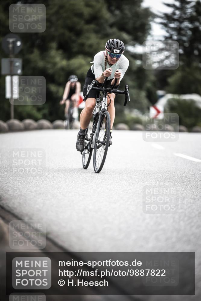 21.06.2026 - 29. Vierlanden-Triathlon H.Heesch http://msf.ph/oto/9887822 21.06.2026 12:11:39 Radfahren 870, 881, 885 meine-sportfotos.de