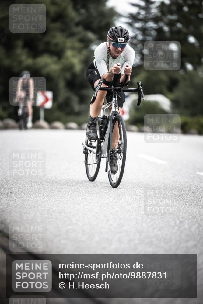 21.06.2026 - 29. Vierlanden-Triathlon H.Heesch http://msf.ph/oto/9887831 21.06.2026 12:11:39 Radfahren 870, 881, 885 meine-sportfotos.de