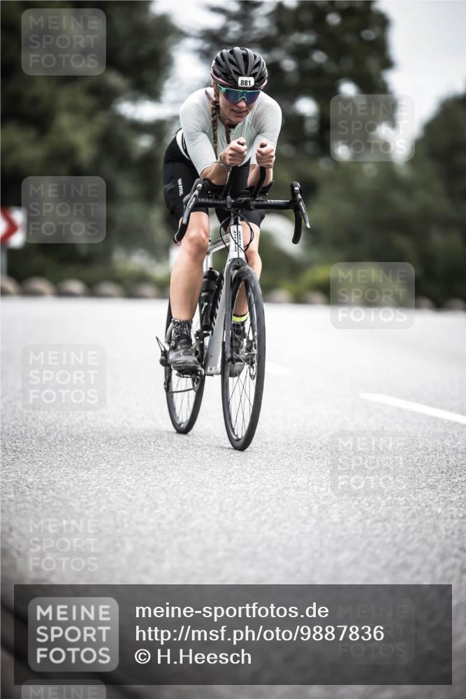 21.06.2026 - 29. Vierlanden-Triathlon H.Heesch http://msf.ph/oto/9887836 21.06.2026 12:11:40 Radfahren 881, 885 meine-sportfotos.de